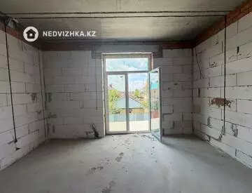 5-комнатный таунхаус, 3 соток, 250 м²