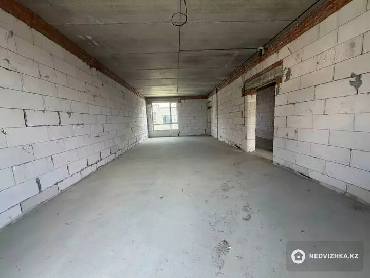 5-комнатный таунхаус, 3 соток, 250 м², фотография 3