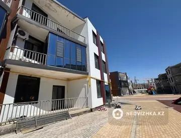 2-комнатная квартира, этаж 3 из 3, 69 м²