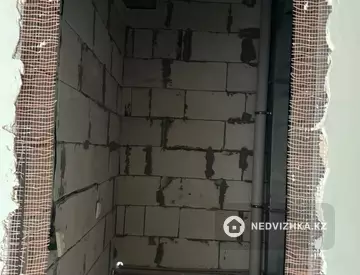 2-комнатная квартира, этаж 3 из 3, 69 м², миниатюра 9