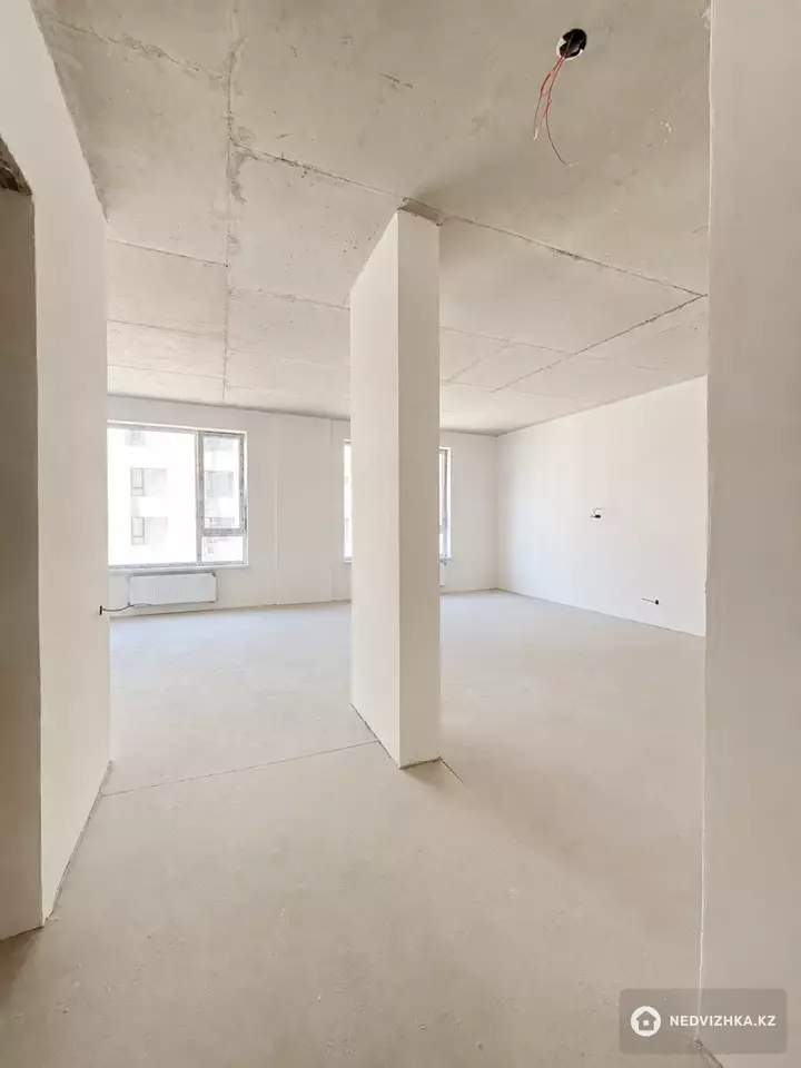 4-комнатная квартира, этаж 6 из 9, 132 м², фотография 2