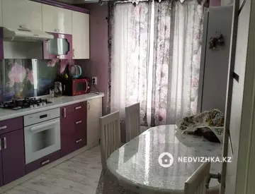 3-комнатная квартира, этаж 9 из 9, 69 м², миниатюра 2