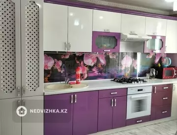 3-комнатная квартира, этаж 9 из 9, 69 м², миниатюра 1