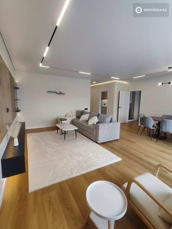 4-комнатная квартира, этаж 12 из 13, 153 м², фотография 2