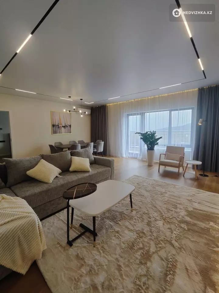 4-комнатная квартира, этаж 12 из 13, 153 м², фотография 3