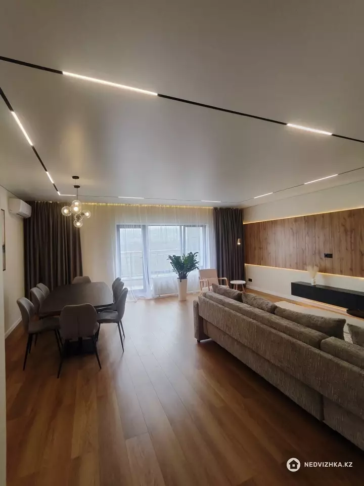 4-комнатная квартира, этаж 12 из 13, 153 м², фотография 4