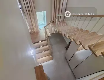 4-комнатная квартира, этаж 12 из 13, 153 м²