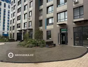 2-комнатная квартира, этаж 4 из 16, 40 м², миниатюра 2