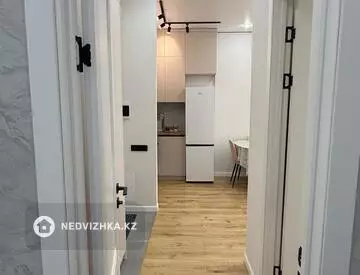 2-комнатная квартира, этаж 4 из 16, 40 м², миниатюра 6