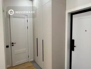 2-комнатная квартира, этаж 4 из 16, 40 м², миниатюра 12