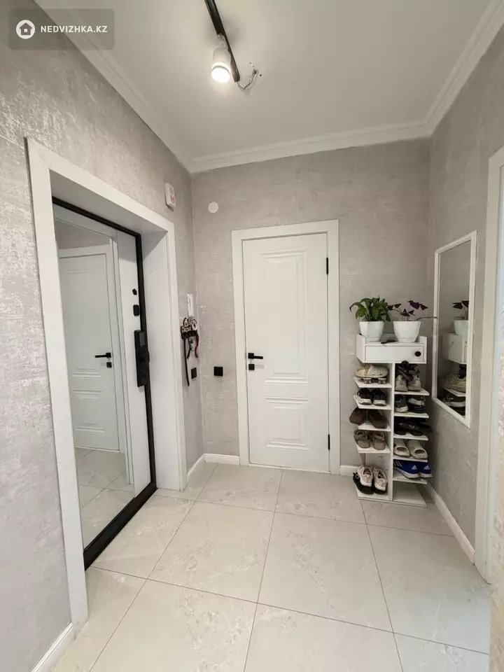 2-комнатная квартира, этаж 1 из 12, 59 м², фотография 5
