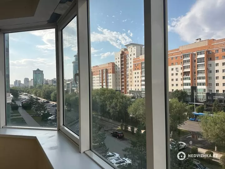 3-комнатная квартира, этаж 4 из 8, 101 м², фотография 2