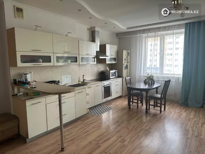 3-комнатная квартира, этаж 4 из 8, 101 м², фотография 3