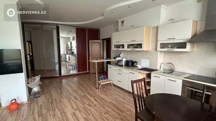 3-комнатная квартира, этаж 4 из 8, 101 м², фотография 5