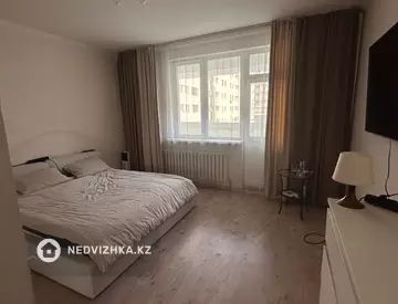 3-комнатная квартира, этаж 4 из 8, 101 м², миниатюра 12