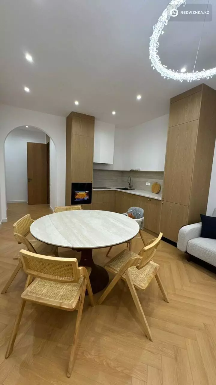 3-бөлмелі пәтер, қабат 8 барлық қабат саны 17, 77 м², 2-фотосурет