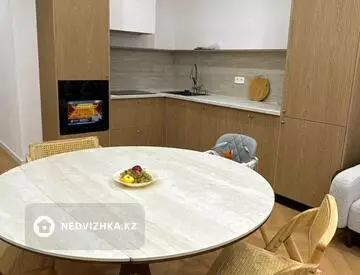 3-комнатная квартира, этаж 8 из 17, 77 м², миниатюра 4