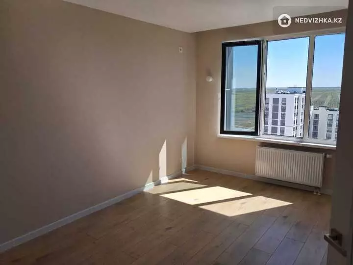 1-комнатная квартира, этаж 14 из 17, 34 м², фотография 2