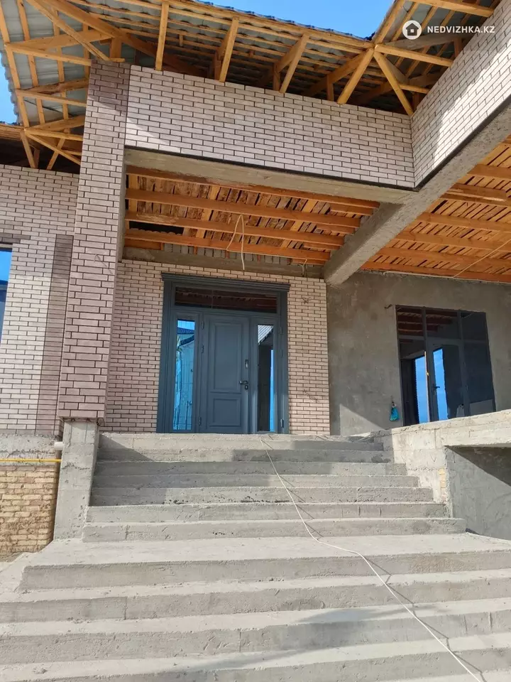 7-комнатная часть дома, 10 соток, 480 м², фотография 2