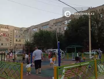 3-комнатная квартира, этаж 4 из 5, 68 м², На длительный срок