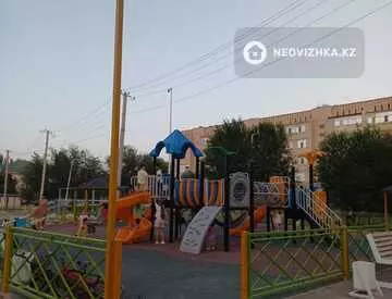 3-комнатная квартира, этаж 4 из 5, 68 м², На длительный срок