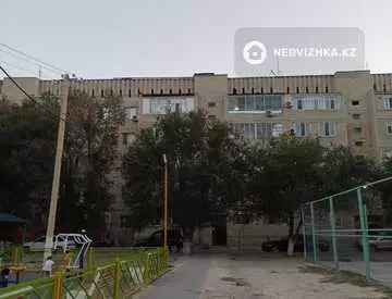 3-комнатная квартира, этаж 4 из 5, 68 м², На длительный срок