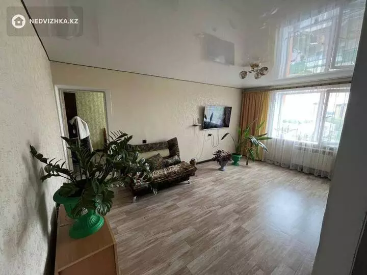 2-комнатная квартира, этаж 8 из 9, 50 м², фотография 3