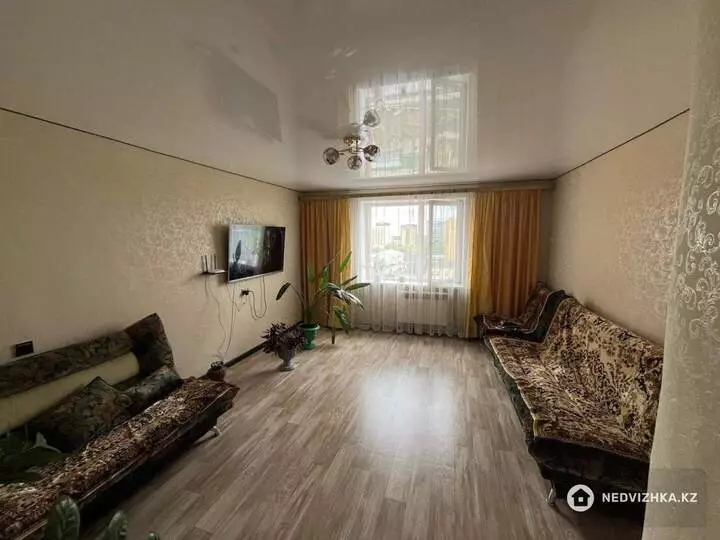 2-комнатная квартира, этаж 8 из 9, 50 м², фотография 5