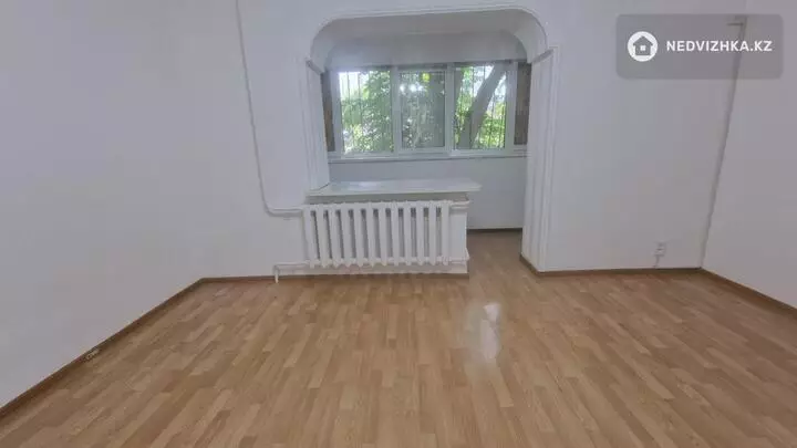 2-комнатная квартира, этаж 1 из 9, 56 м², фотография 3