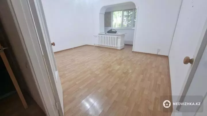 2-комнатная квартира, этаж 1 из 9, 56 м², фотография 2