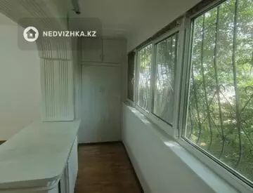 2-комнатная квартира, этаж 1 из 9, 56 м², миниатюра 4