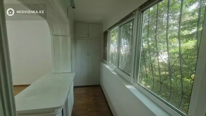2-комнатная квартира, этаж 1 из 9, 56 м², фотография 4