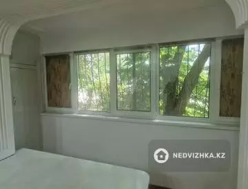 2-комнатная квартира, этаж 1 из 9, 56 м², миниатюра 5