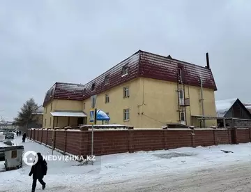 6-комнатный дом, 10 соток, 1 704 м²