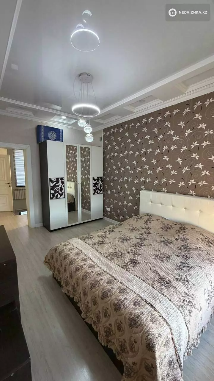 7-комнатный дом, 8 соток, 360 м², фотография 3
