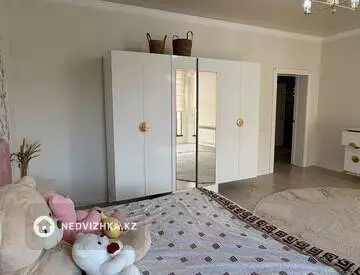 7-бөлмелі үй, 8 соттық, 360 м², 7-нобай