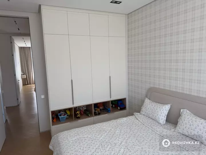 4-комнатная квартира, этаж 10 из 12, 110 м², фотография 4