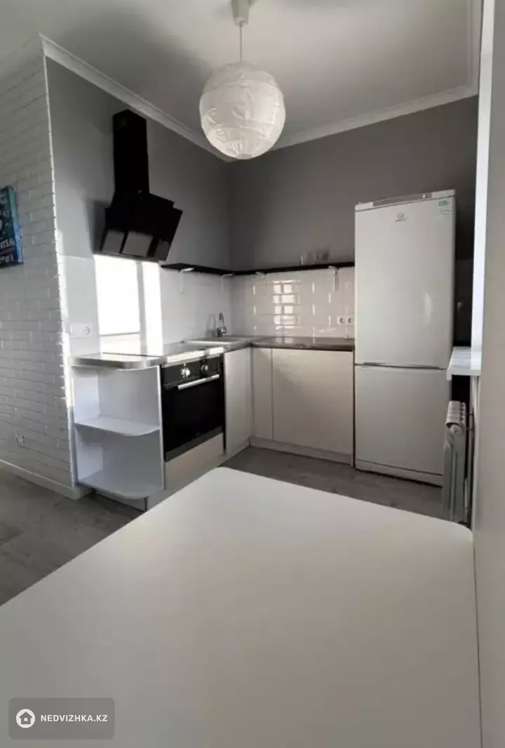 1-комнатная квартира, этаж 14 из 18, 36 м², фотография 2