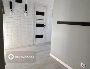 1-комнатная квартира, этаж 14 из 18, 36 м², миниатюра 8