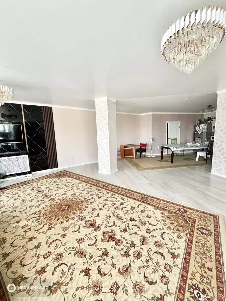 4-комнатная квартира, этаж 5 из 13, 175 м², 4-фотосурет