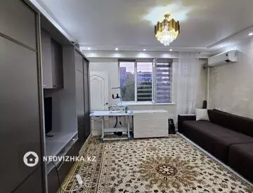 2-комнатная квартира, этаж 3 из 9, 64 м², миниатюра 2