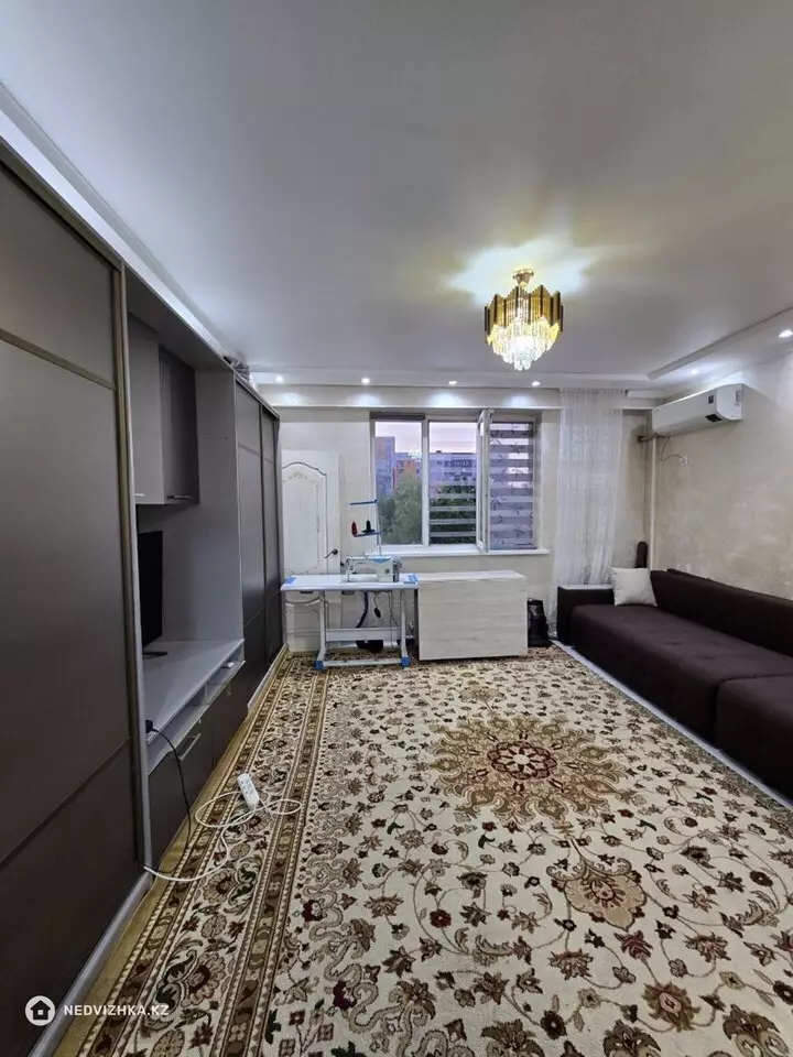 2-комнатная квартира, этаж 3 из 9, 64 м², фотография 2