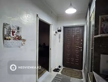 2-комнатная квартира, этаж 3 из 9, 64 м², миниатюра 5