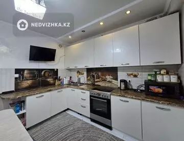 2-комнатная квартира, этаж 3 из 9, 64 м², миниатюра 9