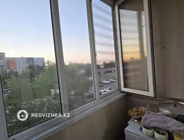 2-комнатная квартира, этаж 3 из 9, 64 м², миниатюра 12