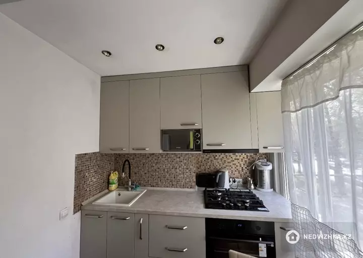 3-комнатная квартира, этаж 3 из 4, 63 м², фотография 4