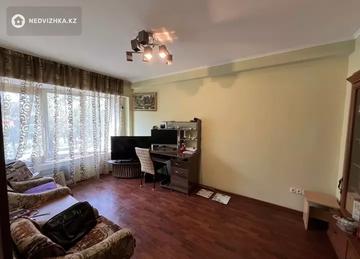 3-комнатная квартира, этаж 3 из 4, 63 м², фотография 5