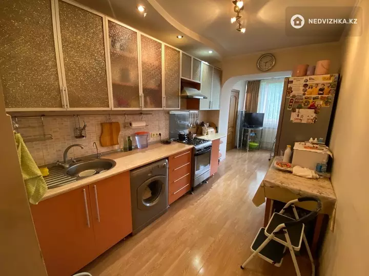 4-комнатная квартира, этаж 4 из 4, 92 м², фотография 5