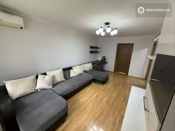 2-комнатная квартира, этаж 4 из 4, 45 м², фотография 3