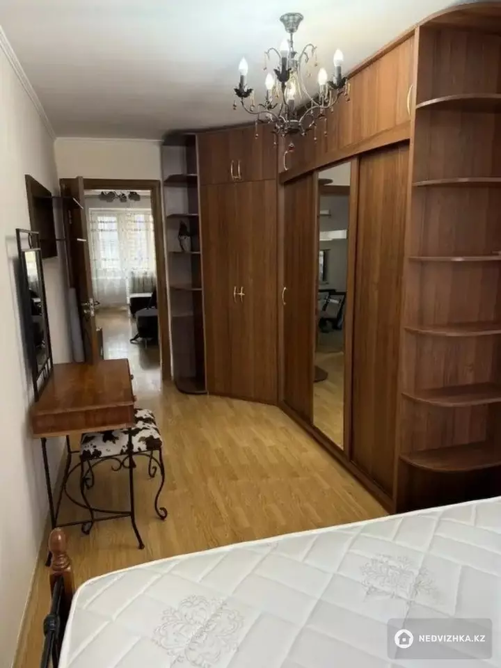 2-комнатная квартира, этаж 4 из 4, 45 м², фотография 2